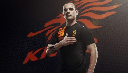 爱游戏体育官网-“峡谷穿梭：深山中的极速冲刺”，穿过峡谷