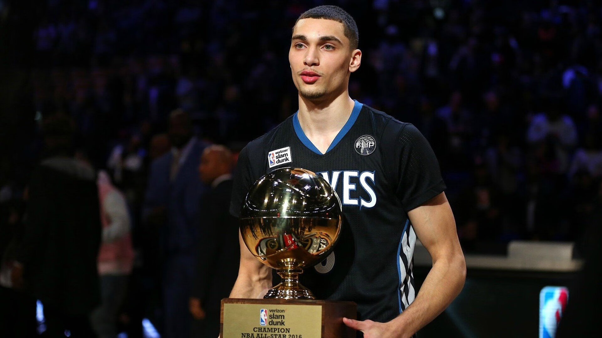 _彩色城锁跑：在城市墙壁留下奔跑的轨迹_，彩色城市图片大全