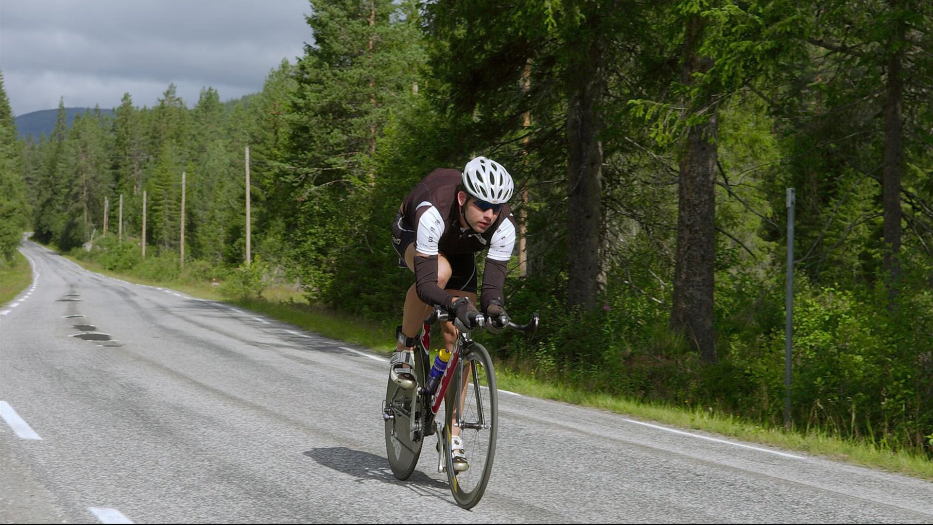 _彩色泡泡跑：用彩虹色彩点缀运动节日_，彩色泡泡图